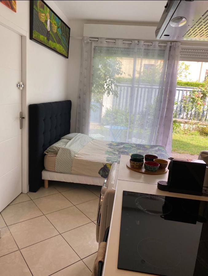 Trendy Studios Tassin Kültér fotó